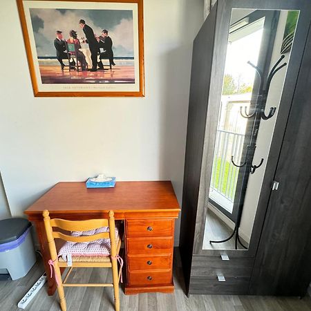 Jolie Chambre A Nanterre Prefecture Proche La Defense Arena Campus Sncf Et Paris Eksteriør billede