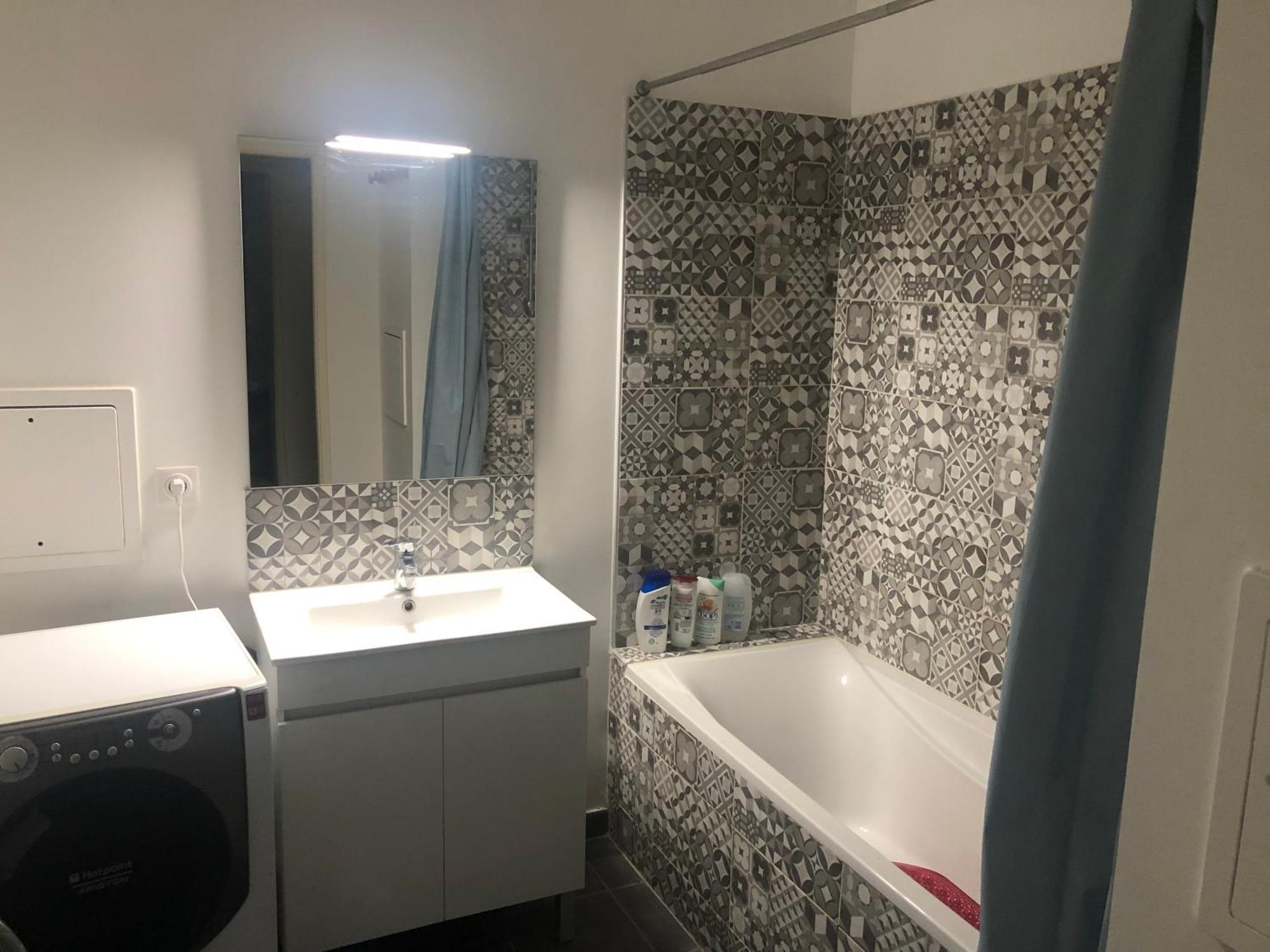 Jolie Chambre A Nanterre Prefecture Proche La Defense Arena Campus Sncf Et Paris Eksteriør billede